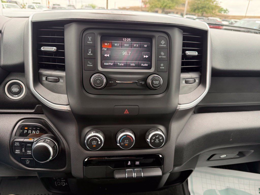 Used 2022 RAM 1500 Big Horn AWD/4WD image 24