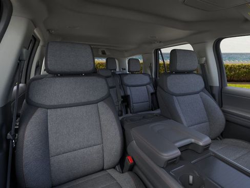 New 2025 Ford Expedition Active image 10