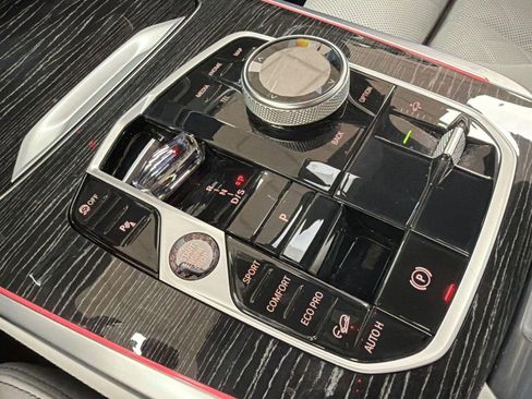 Used 2023 BMW X7 xDrive40i w/ M Sport Package AWD/4WD image 18