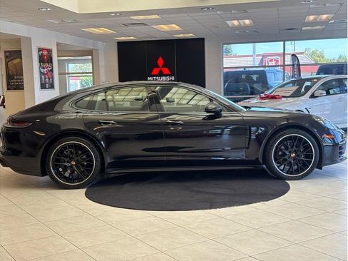 Used 2021 Porsche Panamera image 4