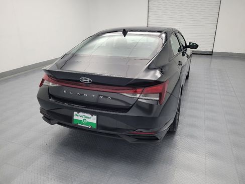 Used 2022 Hyundai Elantra SEL w/ Convenience Package FWD image 7