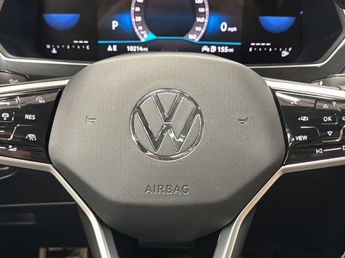 Used 2024 Volkswagen Tiguan SE R-Line AWD/4WD image 15