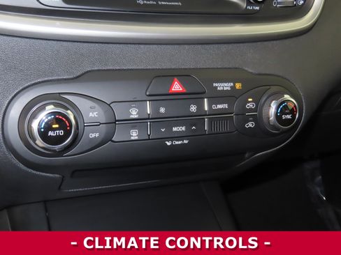 Used 2018 Kia Sorento LX image 19