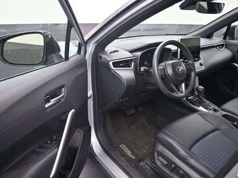 Used 2025 Toyota Corolla Cross AWD Hybrid w/ Convenience Package image 9