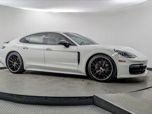Used 2018 Porsche Panamera 4S image 11