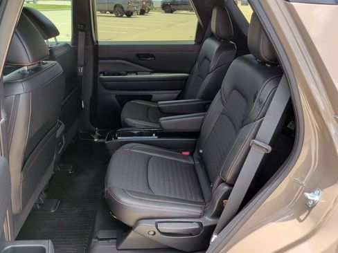 Used 2024 Nissan Pathfinder Rock Creek AWD/4WD image 33
