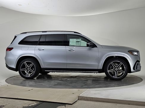 New 2026 Mercedes-Benz GLS 450 4MATIC image 2