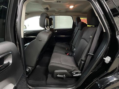 Used 2020 Dodge Journey SE w/ SE Popular Equipment Group FWD image 20