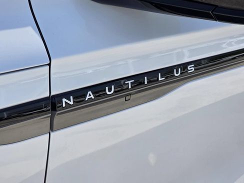 Used 2024 Lincoln Nautilus Premier w/ Equipment Group 102A AWD/4WD image 34