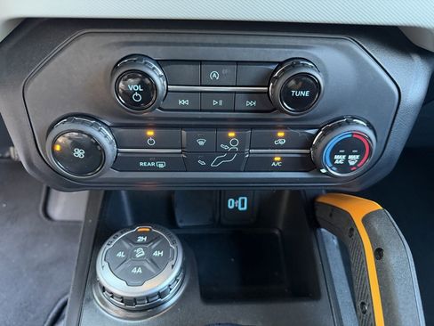 Used 2021 Ford Bronco Badlands image 21