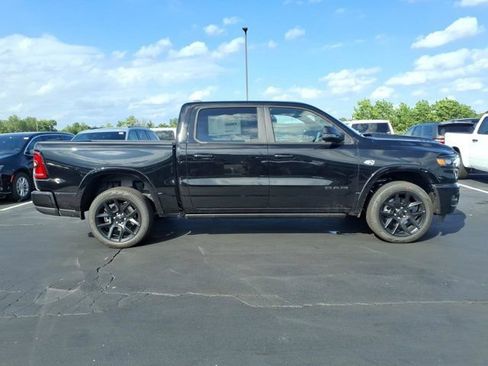 New 2026 RAM 1500 Laramie AWD/4WD image 17