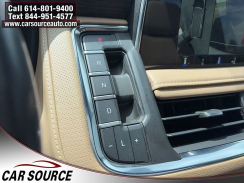 Used 2023 Chevrolet Suburban Premier AWD/4WD image 25