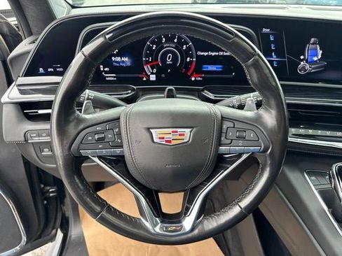 Used 2023 Cadillac Escalade ESV V AWD/4WD image 11