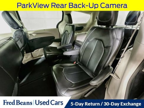 Used 2024 Chrysler Pacifica Touring-L FWD image 29