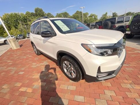 Certified 2023 Honda Passport TrailSport image 38