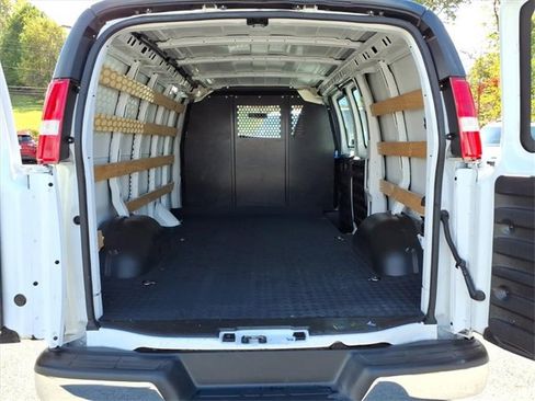 Used 2023 Chevrolet Express 2500 w/ Driver Convenience Package image 17