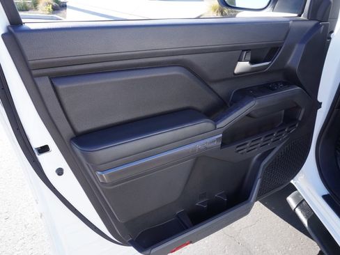 Used 2024 Toyota Tacoma TRD Sport image 16