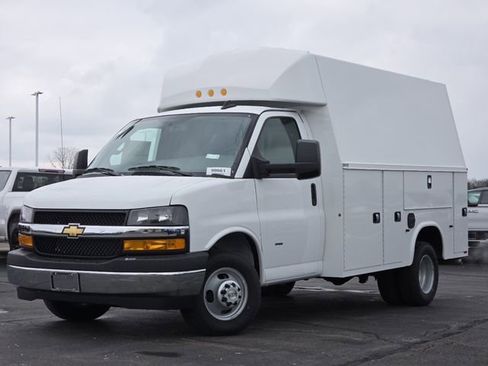 New 2025 Chevrolet Express 3500 w/ Power Convenience Package RWD image 2