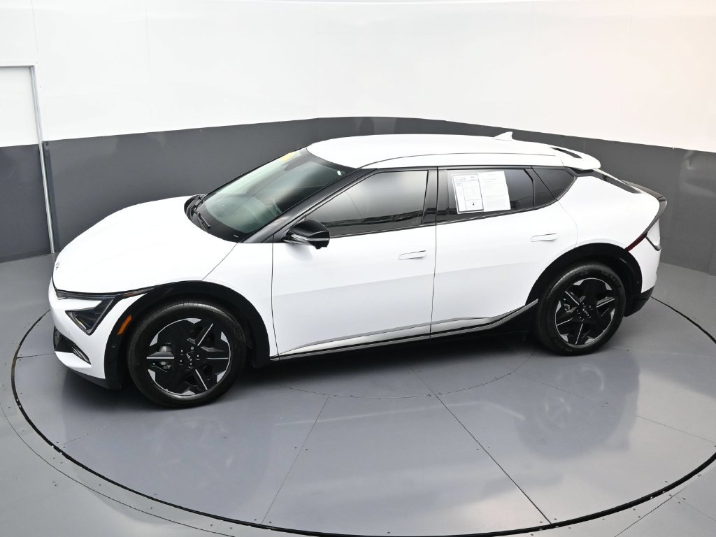 Used 2025 Kia EV6 Wind RWD image 19