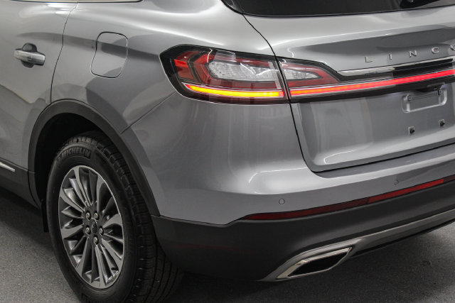 Used 2023 Lincoln Nautilus AWD w/ Premium Package image 7
