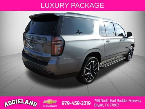 Certified 2022 Chevrolet Suburban RST w/ Luxury Package image 4