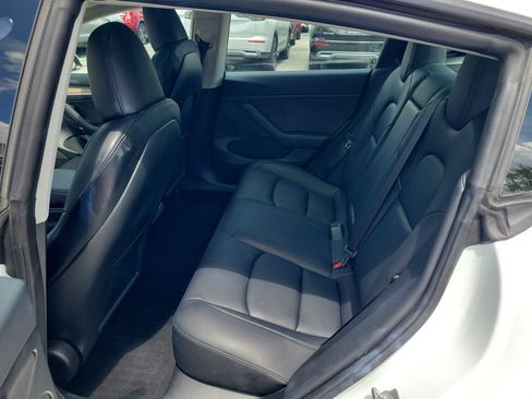 Used 2023 Tesla Model 3 Standard Range RWD image 9