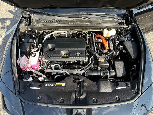Certified 2024 Toyota Crown AWD/4WD image 7