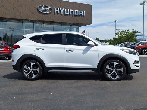Used 2017 Hyundai Tucson Limited image 2