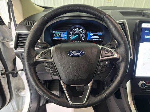Certified 2023 Ford Edge SEL w/ Convenience Package AWD/4WD image 3