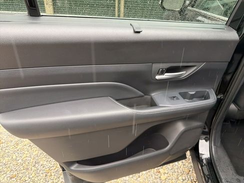 Used 2025 Toyota Grand Highlander AWD image 15