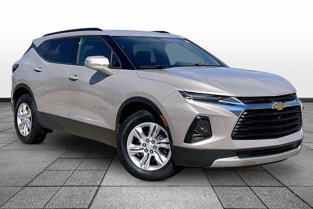 Used 2021 Chevrolet Blazer LT FWD image 2