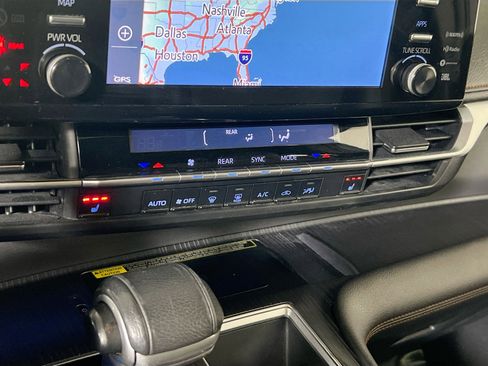 Used 2021 Toyota Sienna XSE w/ XSE Plus Package image 16