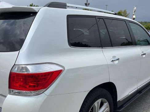 Used 2013 Toyota Highlander Limited AWD/4WD image 10