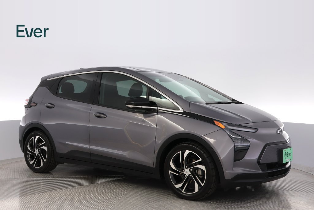 Used 2022 Chevrolet Bolt LT w/ Infotainment Package FWD image 14