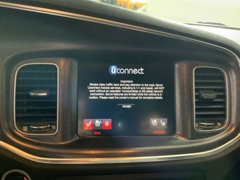 Used 2015 Dodge Charger SXT w/ Premium Group image 21