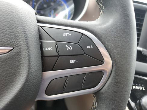 Used 2023 Chrysler Voyager LX image 22