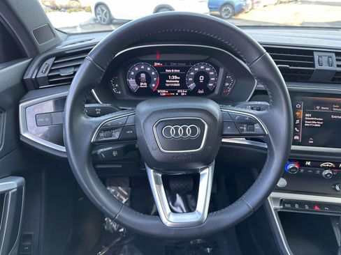Used 2019 Audi Q3 2.0T Premium w/ Convenience Package image 12