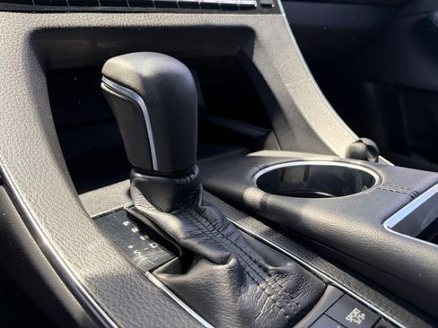 Used 2019 Toyota Avalon Touring w/ Advanced Safety Package FWD image 7