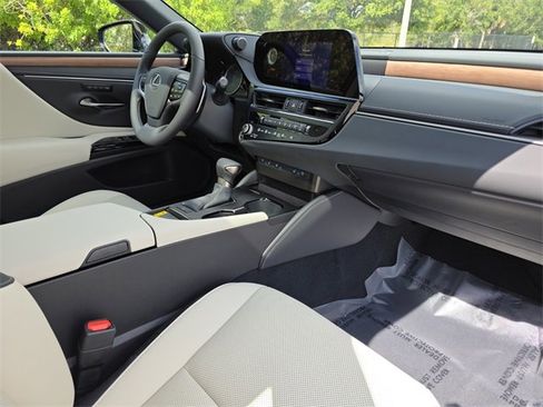 New 2025 Lexus ES 350 w/ Premium Package image 9