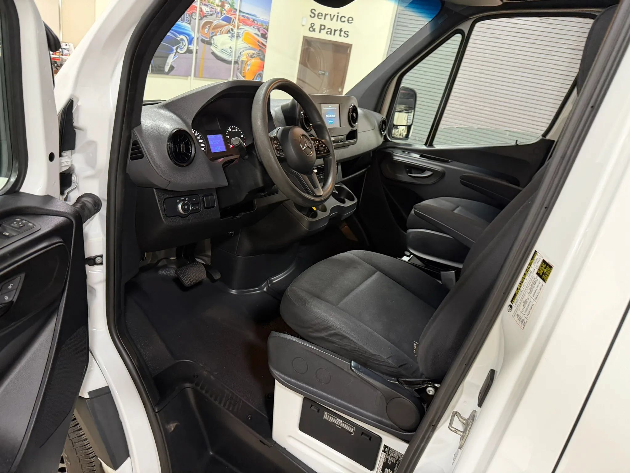 Used 2020 Mercedes-Benz Sprinter 2500 image 32