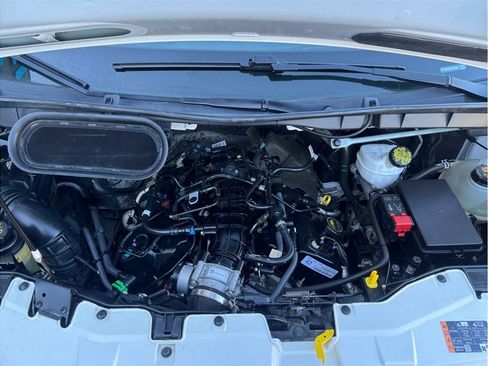 Used 2019 Ford Transit 250 148 Medium Roof image 8