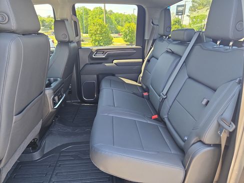 Used 2025 GMC Sierra 2500 SLT w/ SLT Convenience Package AWD/4WD image 20