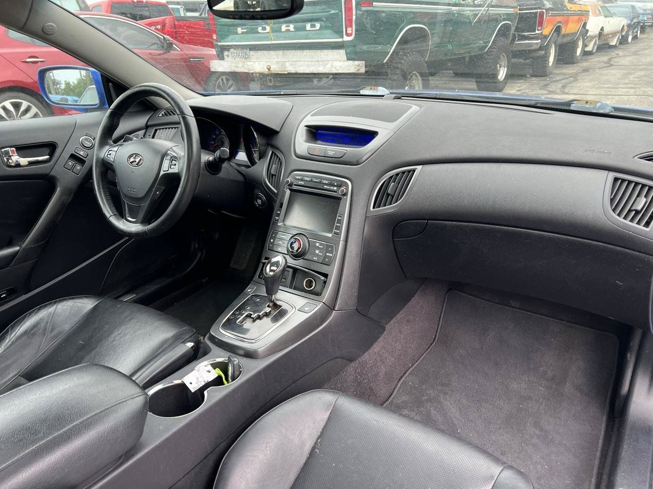 Used 2011 Hyundai Genesis 3.8 RWD image 10