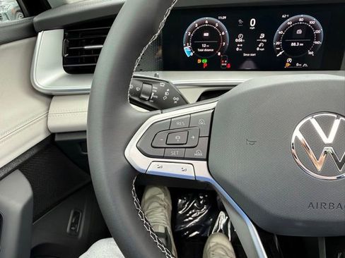 New 2026 Volkswagen Tiguan SE AWD/4WD image 11