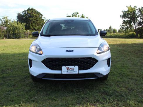 Used 2022 Ford Escape SE w/ Cold Weather Package AWD/4WD image 3