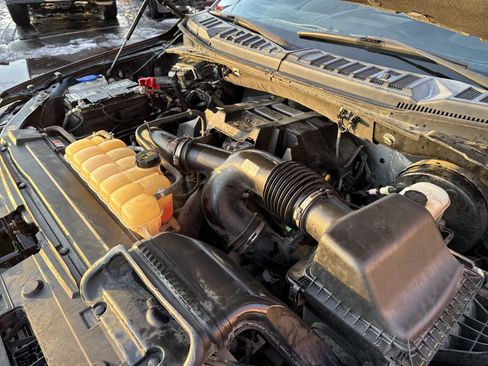 Used 2017 Ford F150 XLT w/ Equipment Group 302A Luxury image 16