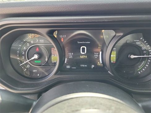 Used 2024 Jeep Wrangler Unlimited image 10