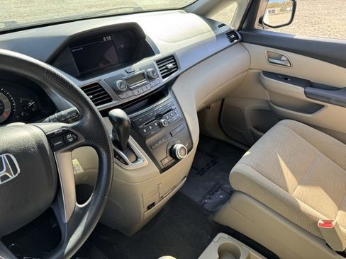 Used 2013 Honda Odyssey LX image 7
