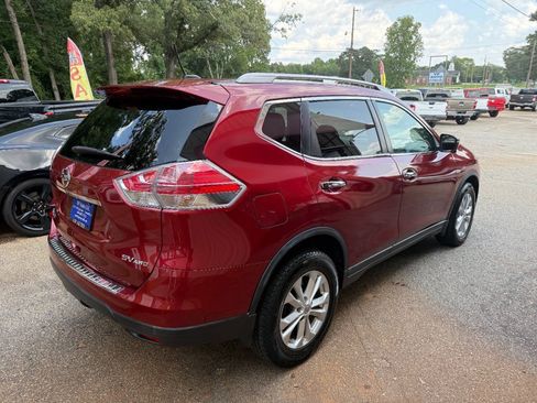 Used 2016 Nissan Rogue SV w/ SV Premium Package AWD/4WD image 4