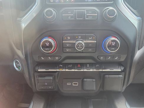 Used 2022 Chevrolet Silverado 2500 LTZ w/ LTZ Convenience Package AWD/4WD image 29